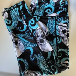 Medium CVG Kraken Capris